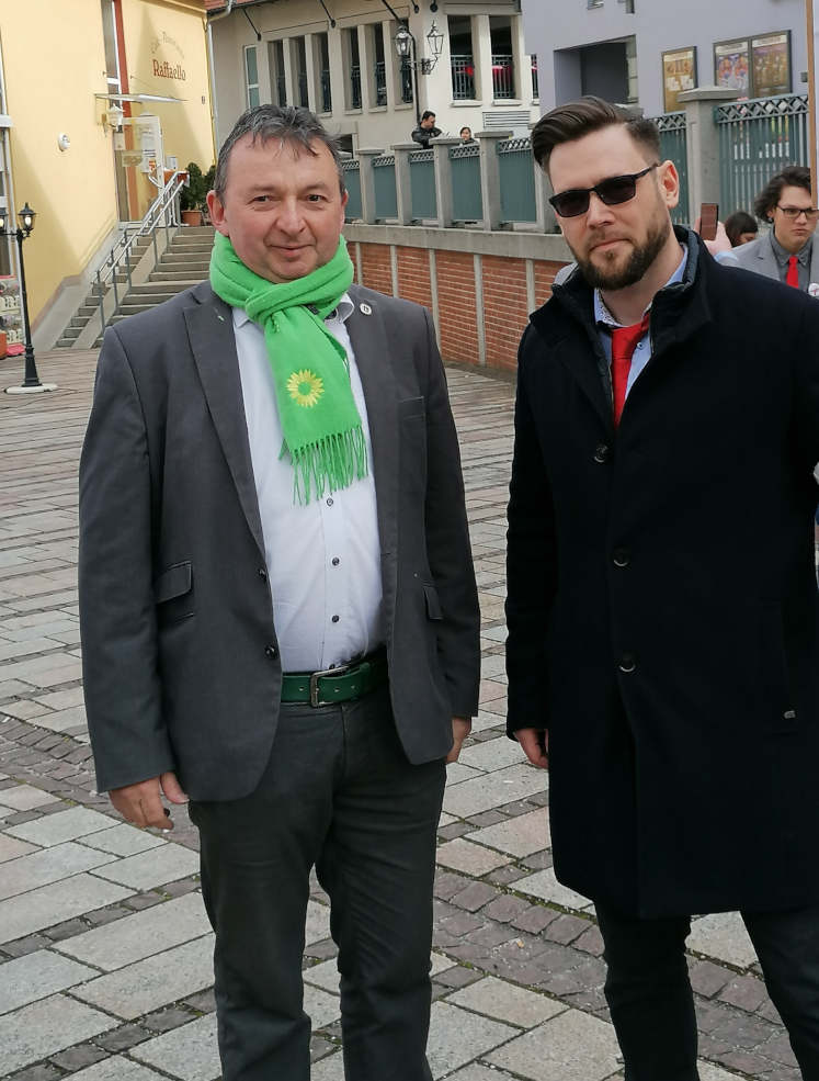Oberbürgermeisterkandidat Albert Riedelsheimer mit dem Initiator André Leuffert